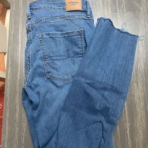 Levi’s Denizen jeans